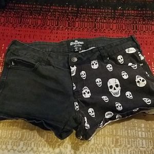 Skull shorts